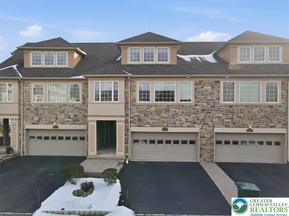 942 Greenhouse Dr #5B, Bethlehem, PA 18017