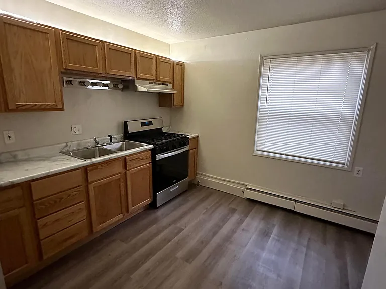 1313 1st Ave #2 — Photo 3
