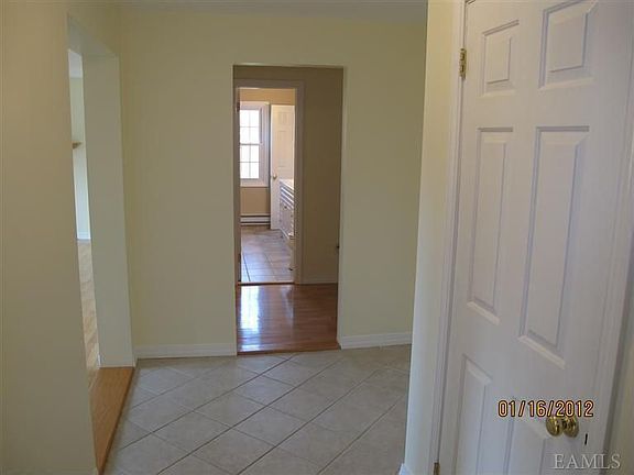 4th image of 301 Holly Stream Ct