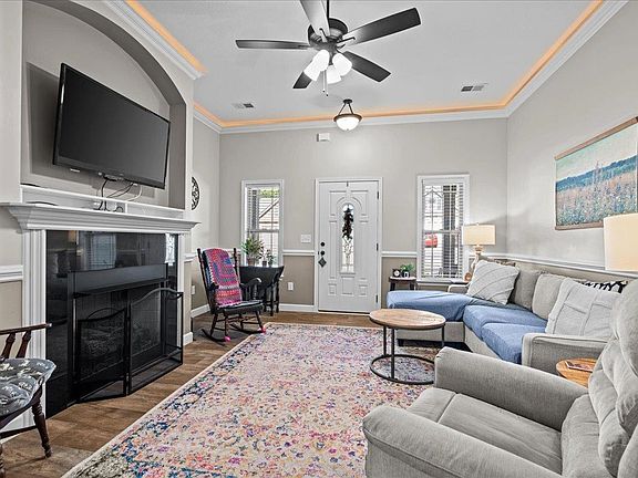 5th image of 389 Timberwood Dr