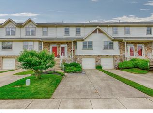 43 Fox Meadow Dr, Sicklerville, NJ 08081