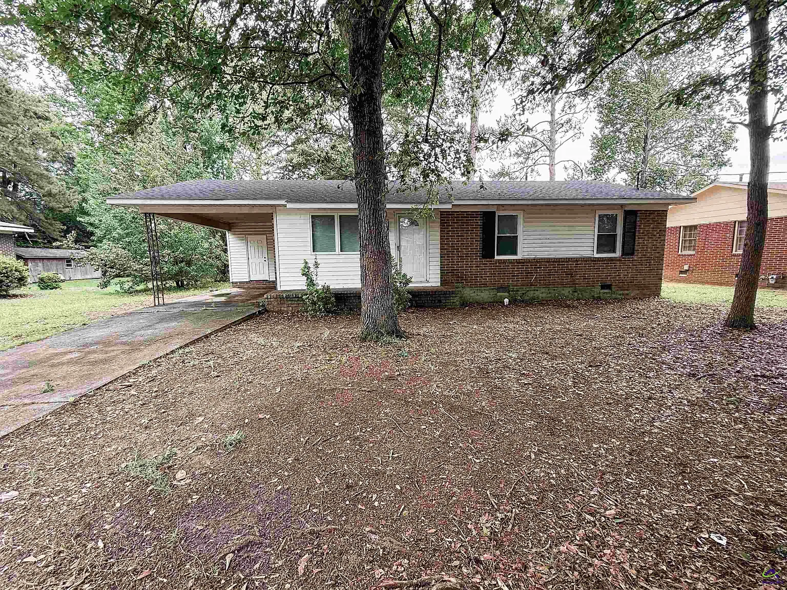 4 bed, 1.5 bath, 1107 sqft, $1,275 — Photo 1