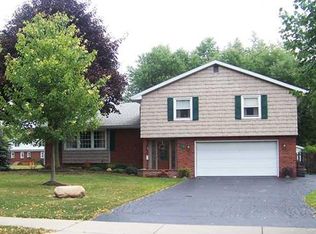 15 Park Ln, West Seneca, NY 14224