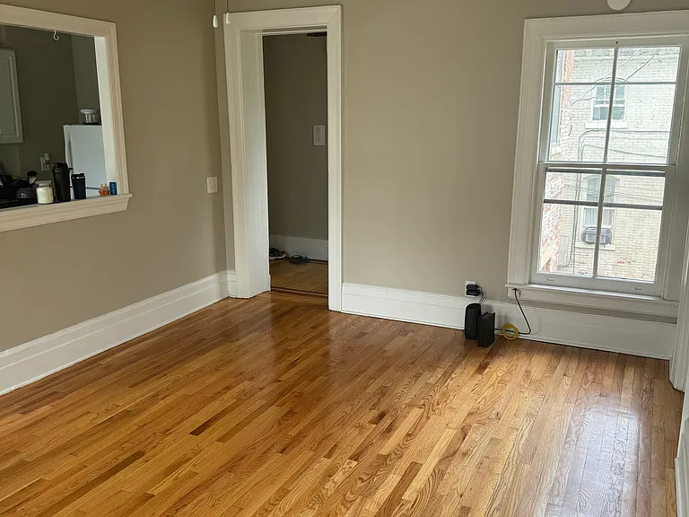 199 Plymouth Ave S #4 — Photo 7