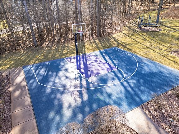 5th image of 4565 Meadowbrook Court