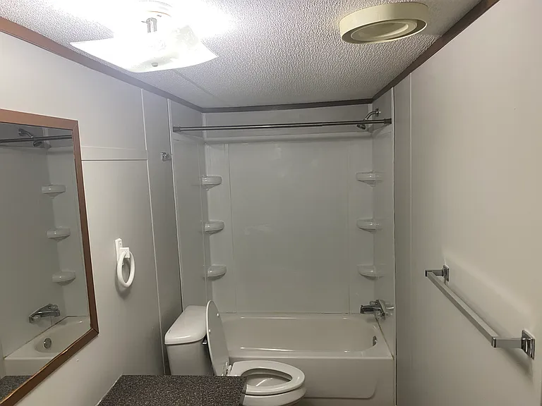 12731 Clearwater Dr — Photo 13