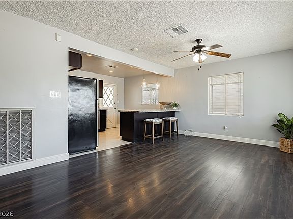 4th image of 306 Dell Way
