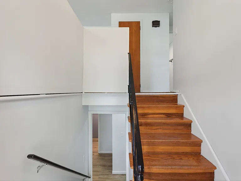 471 Easy St — Photo 2