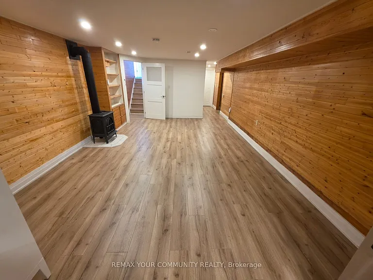 2 Pinemore Cres — Photo 7