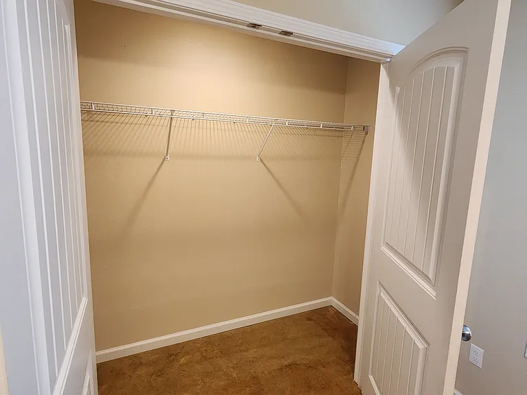 406 E Gordon St — Photo 13