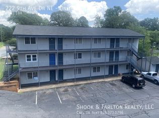 222 9th Avenue Dr NE UNIT 3, Hickory, NC 28601