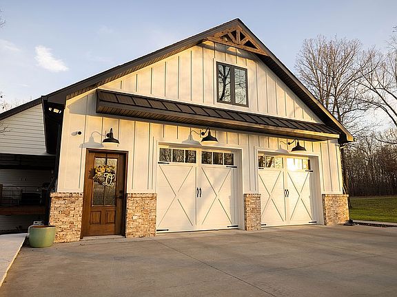 3rd image of 437 Ridgeview Ln
