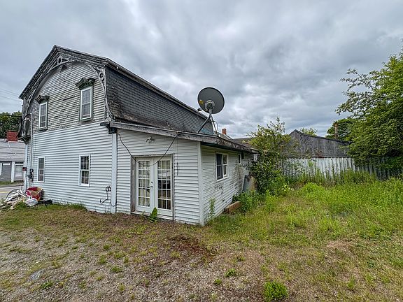 5th image of 457 Main Street