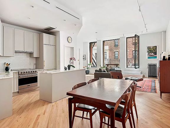 3rd image of 133 Mercer St Floor 3