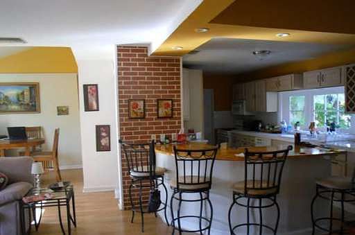 2nd image of 20642 Clark St