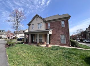 9816 Castain Dr, Raleigh, NC 27617