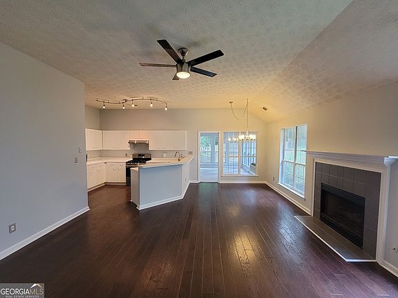 2nd image of 53 Braelinn Creek Ct