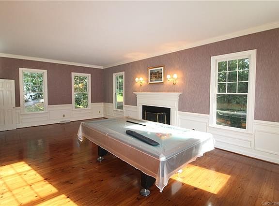 3rd image of 328 W Glen Eagles Rd