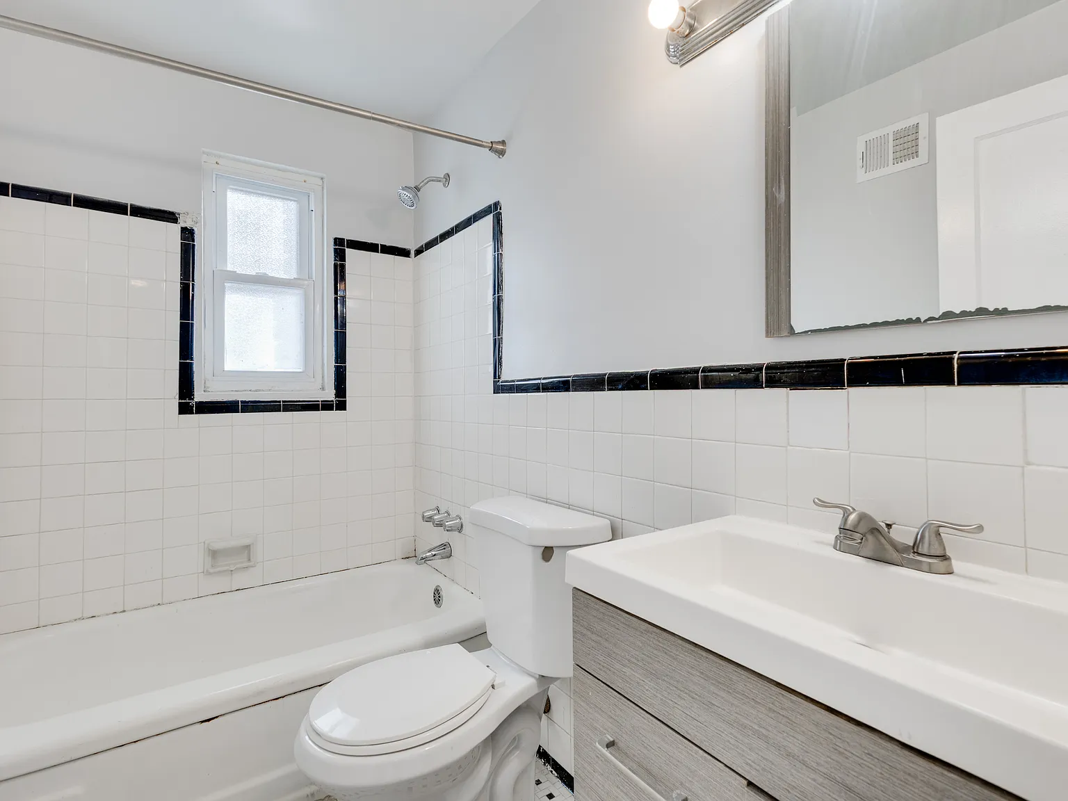 1 bed, 666 sqft, $1,200 — Photo 1