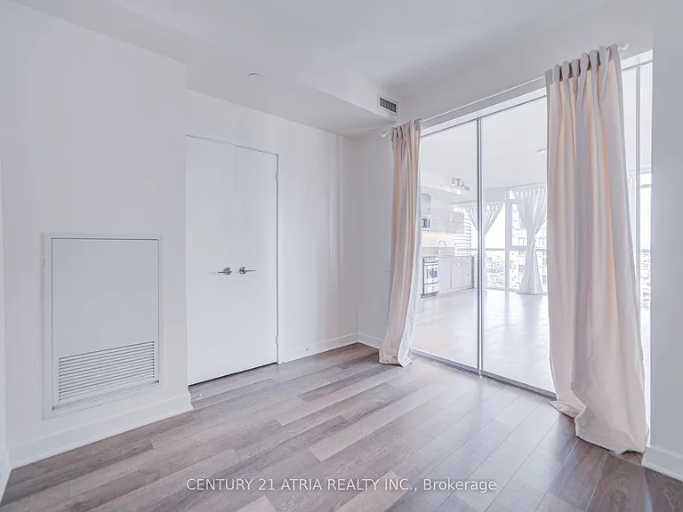 290 Adelaide St W #2404 — Photo 17