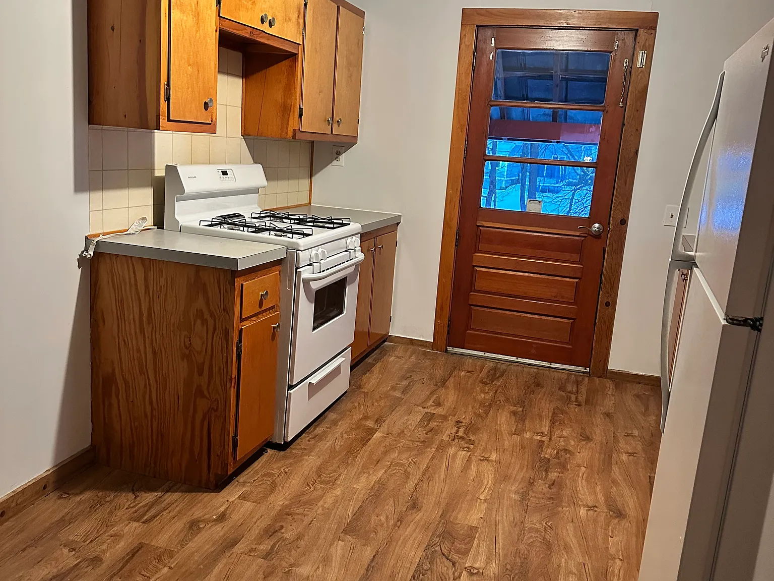 2 bed, 1050 sqft, $1,250 — Photo 4