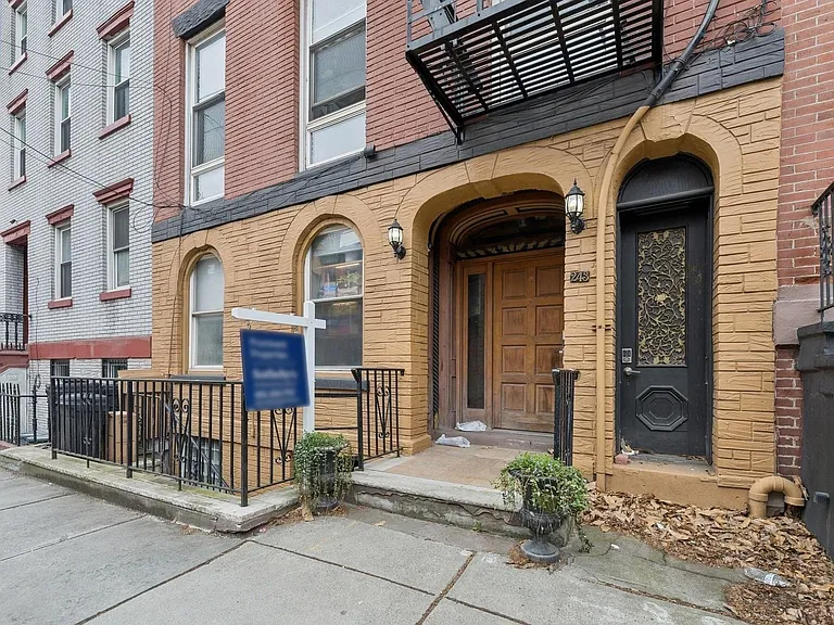 243 Montgomery St #2 — Photo 11