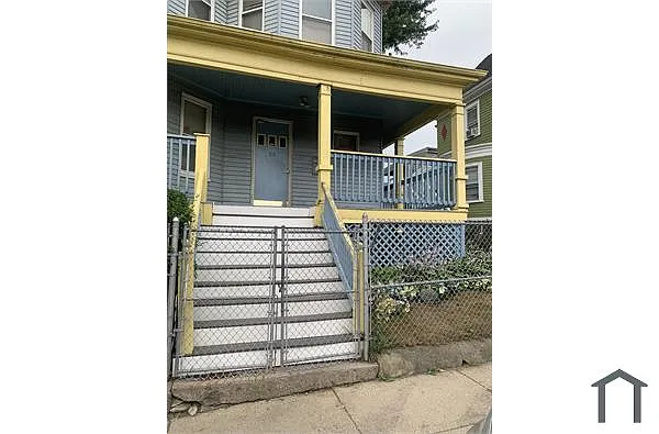 Building Photo - 83 Norton St #2