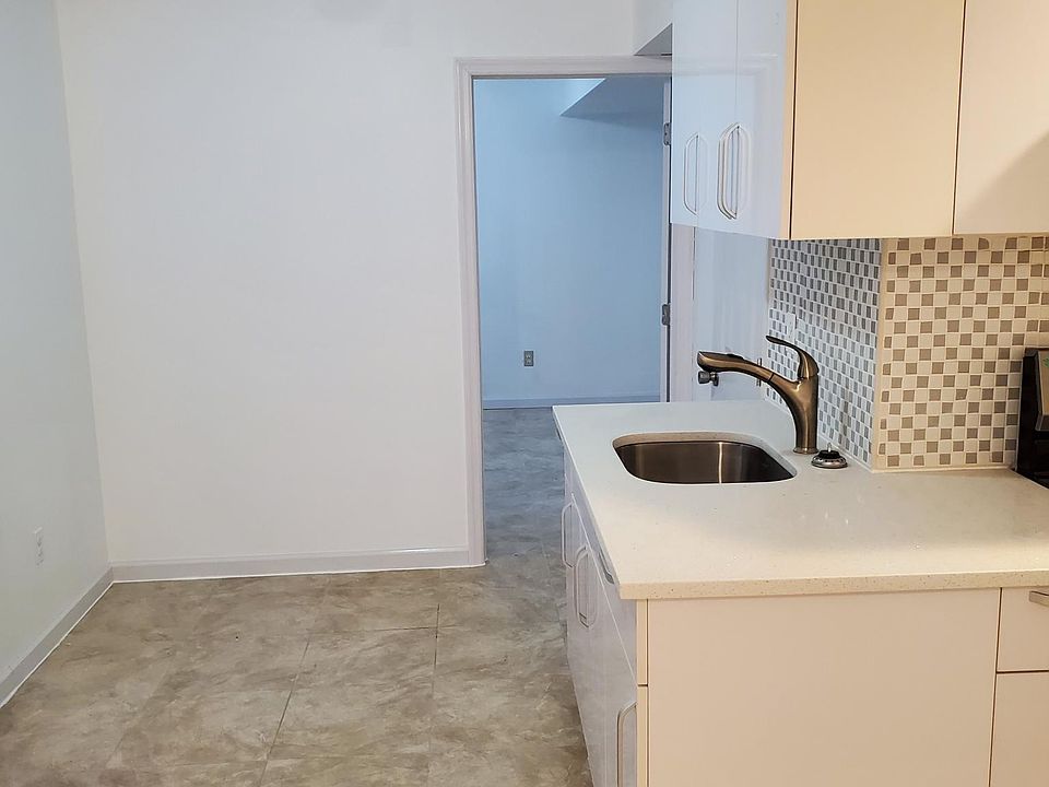 1st image of 42 Langere Pl