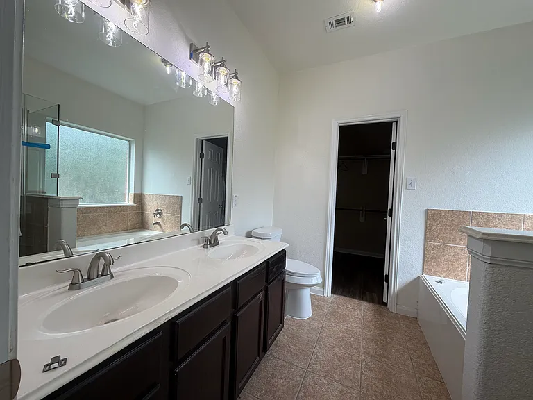 13802 Greyfield Ln — Photo 10