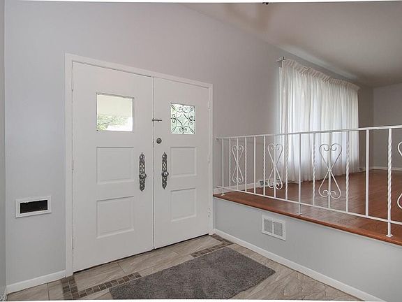 2nd image of 5179 Hickory Dr