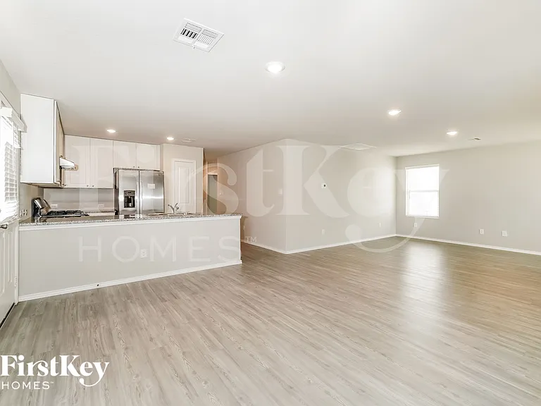10786 Prusiner Dr — Photo 6