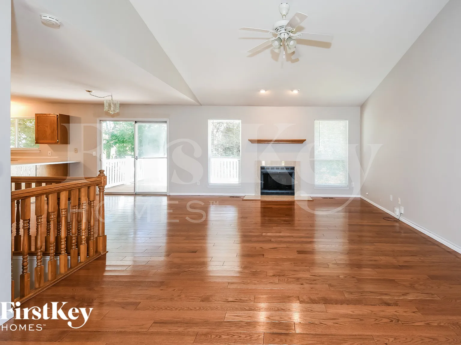 3 bed, 2.0 bath, 1517 sqft, $2,595 — Photo 3