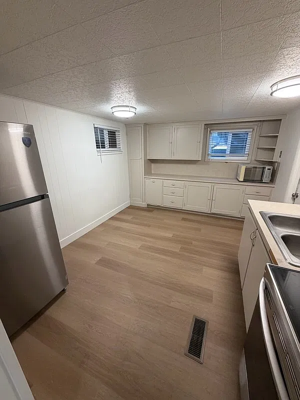 168 West 300 North - B — Photo 1