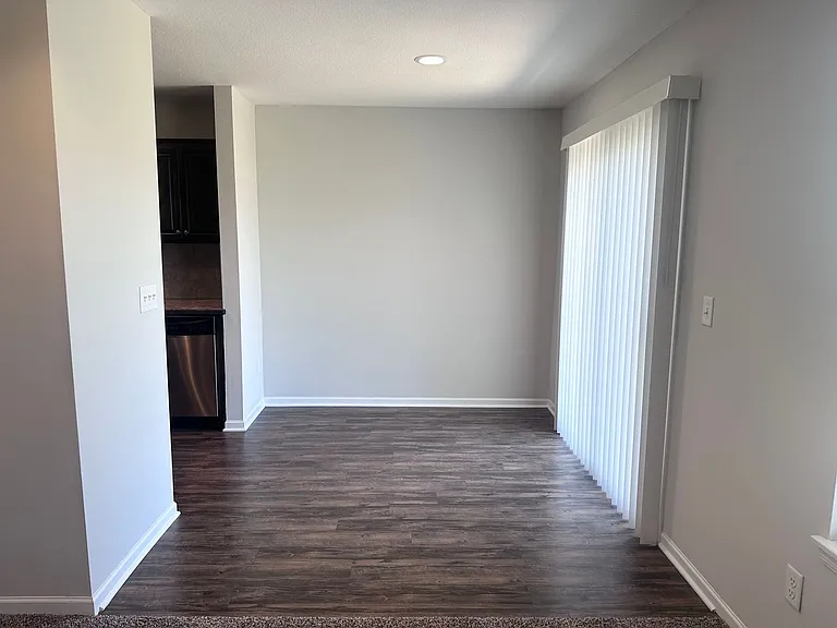 1542 NE Erin Ct — Photo 8