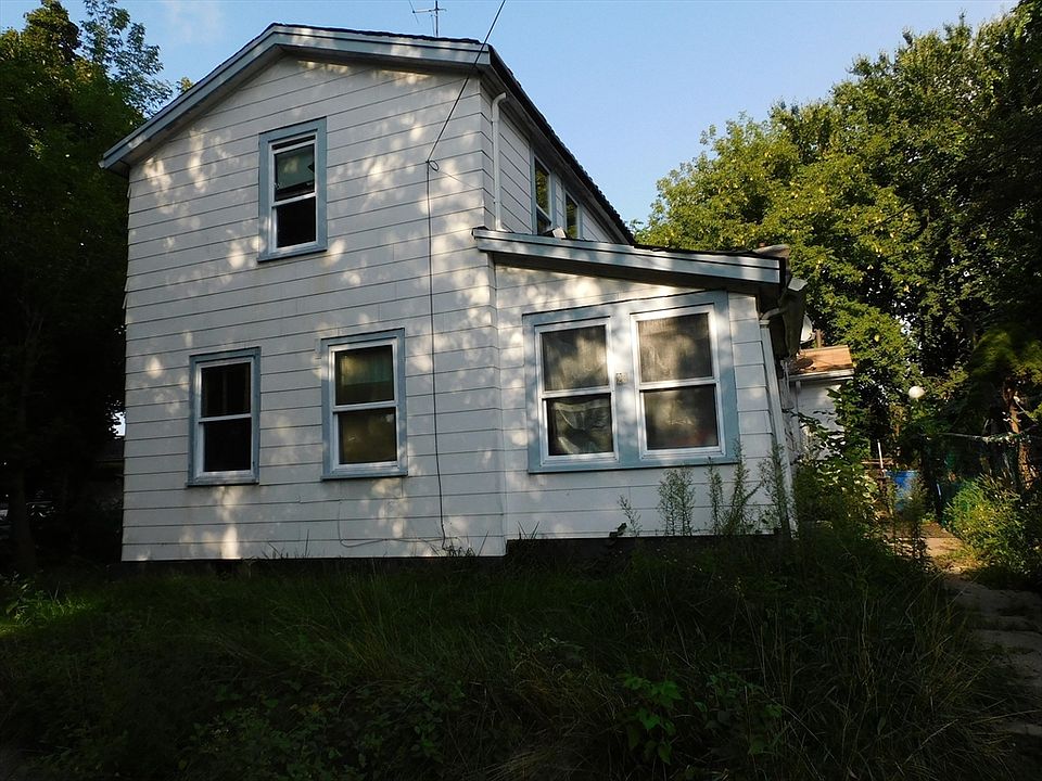 2nd image of 23 River St
