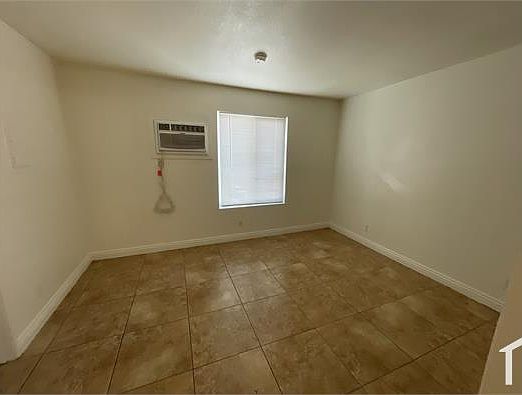 2nd image of 305 N 10th St APT 26