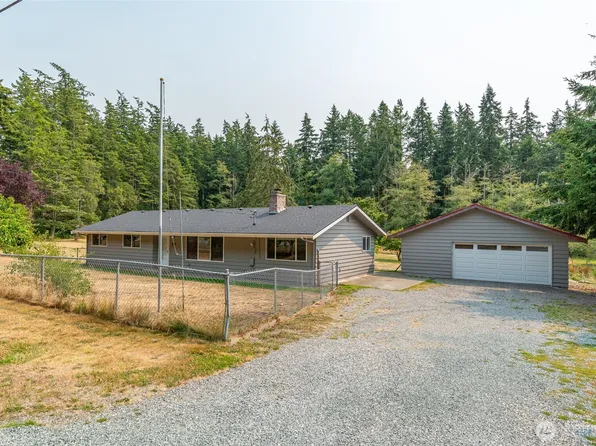 216 E Sleeper Road, Oak Harbor, WA 98277