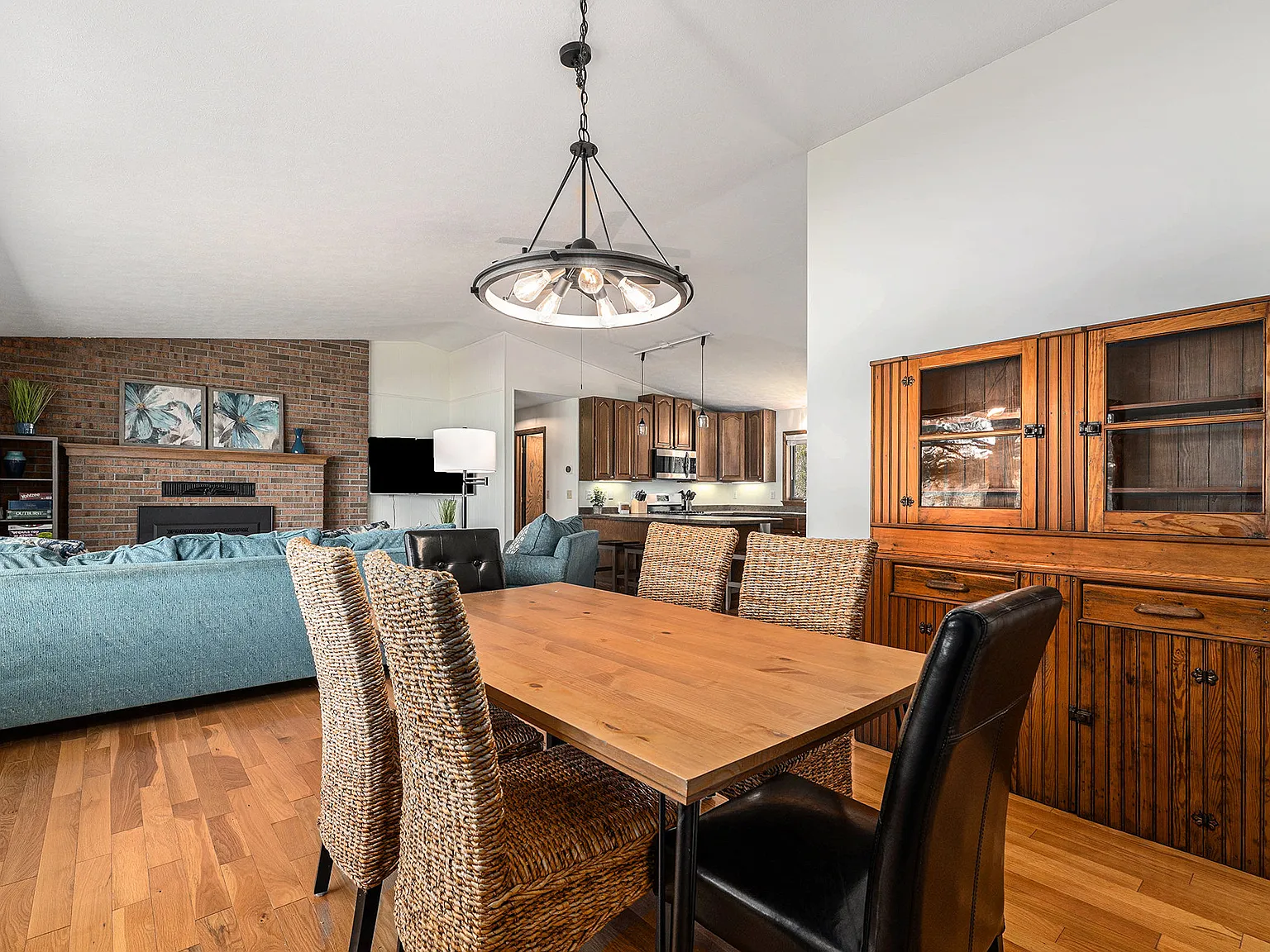 7850 Sunset Dr — Photo 2