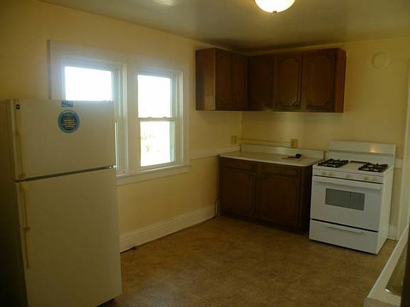 4th image of 3621A E Edgerton Ave