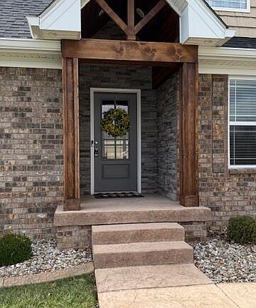 2nd image of 215 Ruth Ln