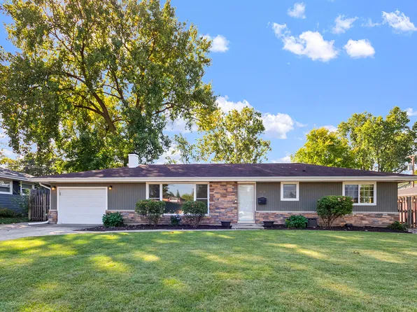 908 Bridle Ln, Wheaton, IL 60187