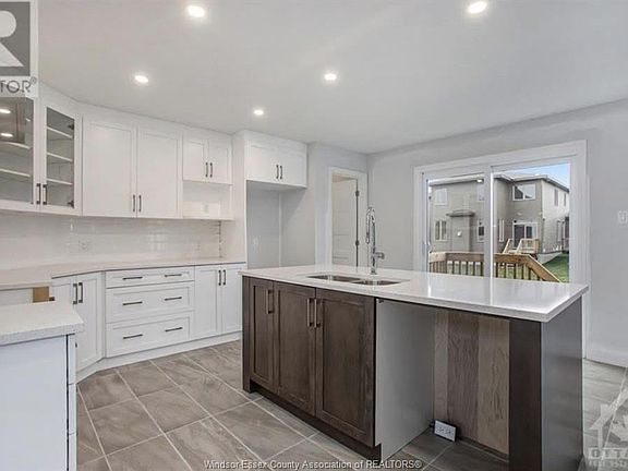 4th image of 572 Chambord St #Basement