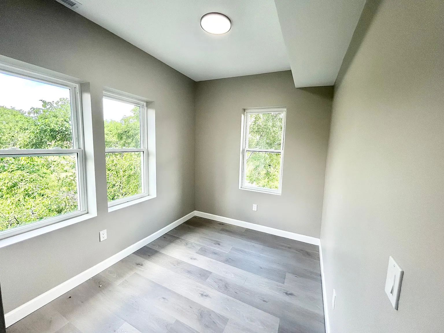 2 bed, 900 sqft, $1,100 — Photo 4