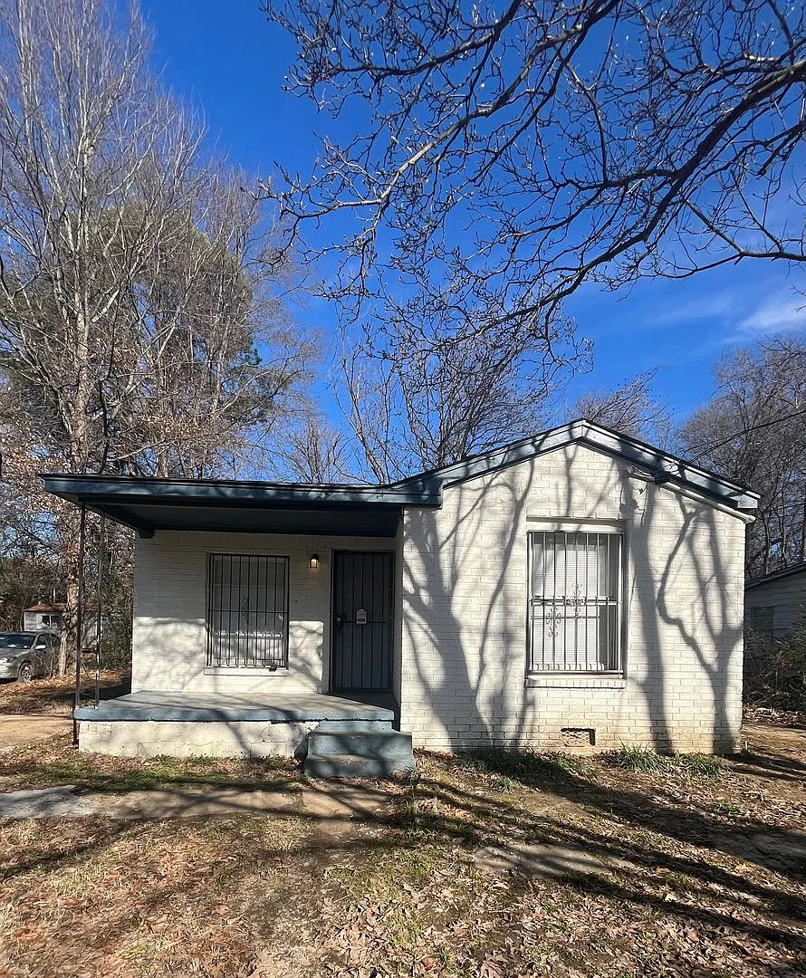 Great Property in quite Neighborhood — Photo 1