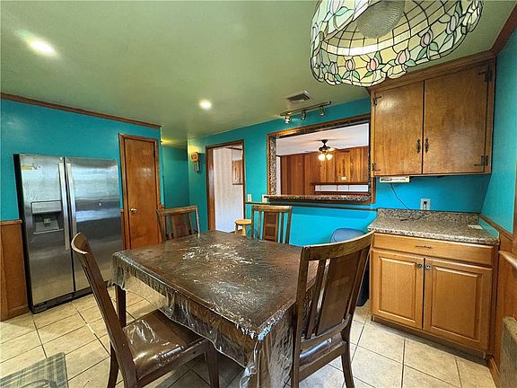 3rd image of 40 Standish Ave