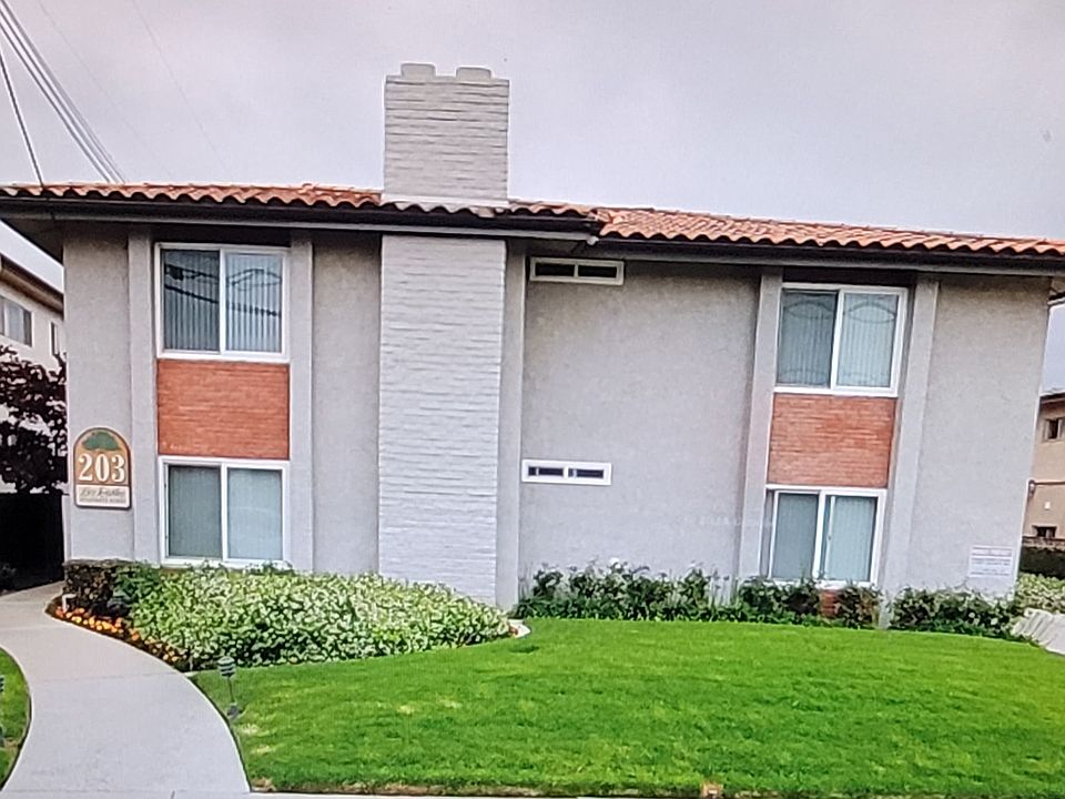 1st image of 203 E Live Oak St #X