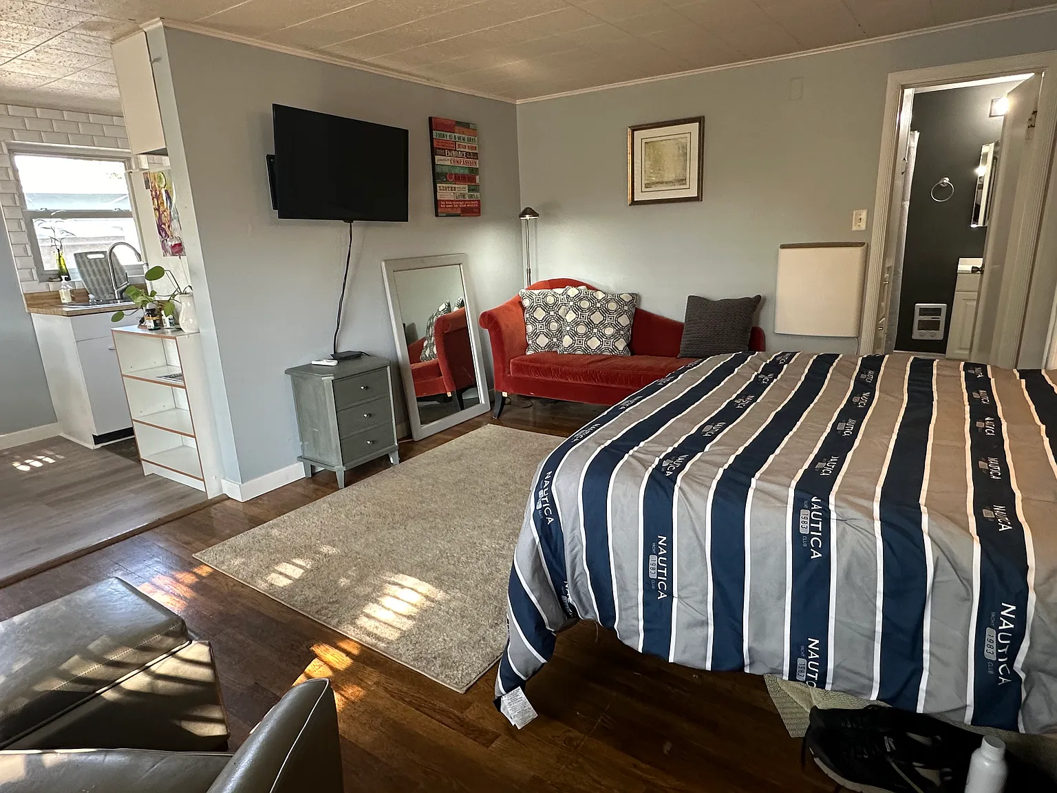 Studio, 450 sqft, $1,275 — Photo 3