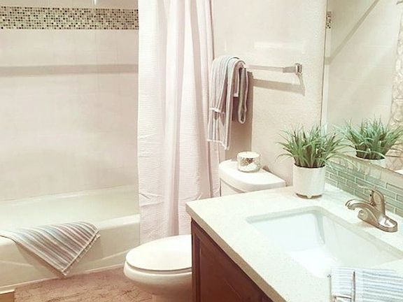 2nd image of 745 Rainier Blvd N APT 2