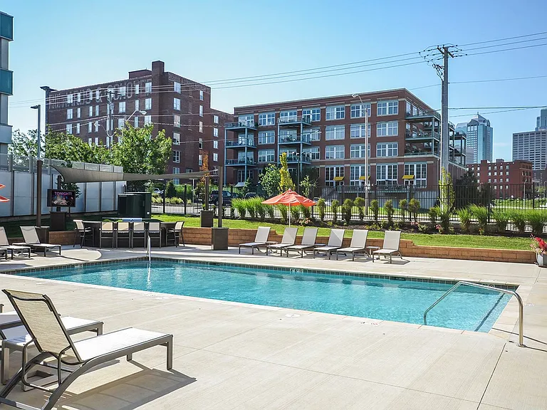 Saltwater Resort-Style Pool