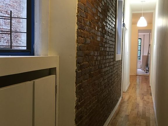 4th image of 518 Bainbridge St APT 1B